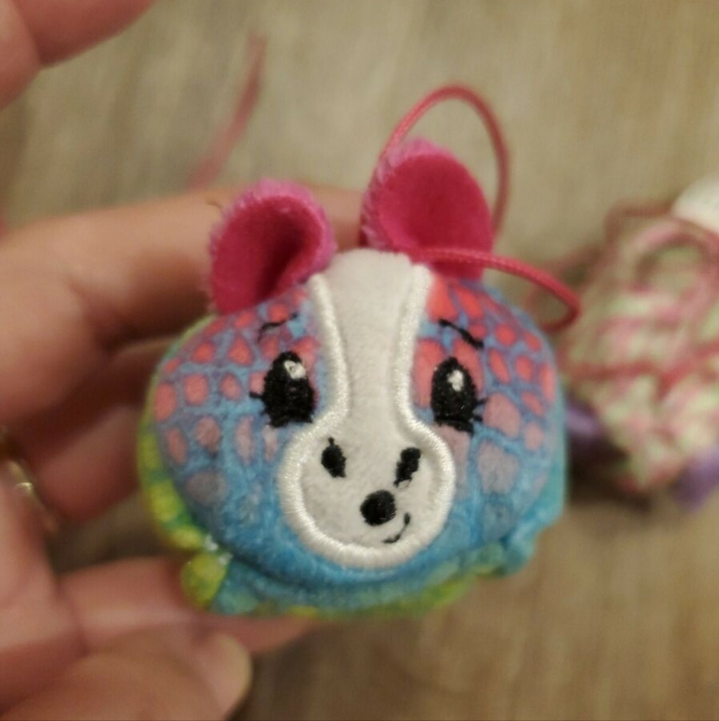 Pikmi Pops Surprise Squishy Sweet Smelling Keychain